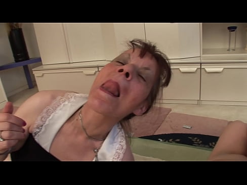 ❤️ Zwee Bomien an ee Grousspapp hunn en Dräier ❤ Fucking Video op lb.it-com.top